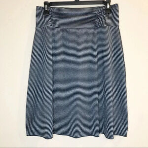 Tranquility by Colorado Clothing Co. Grey Black Striped Skirt Active Small